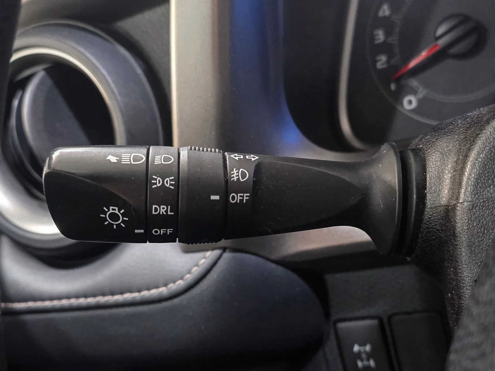Used 2014 Gray Toyota XLE image 33