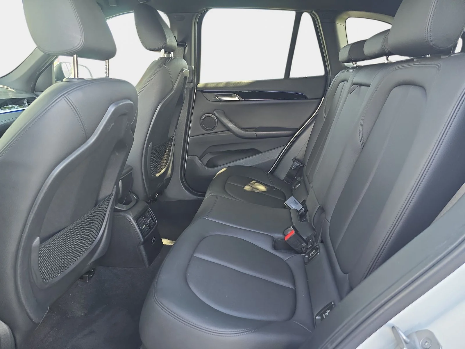 Used 2020 White BMW xDrive28i image 18