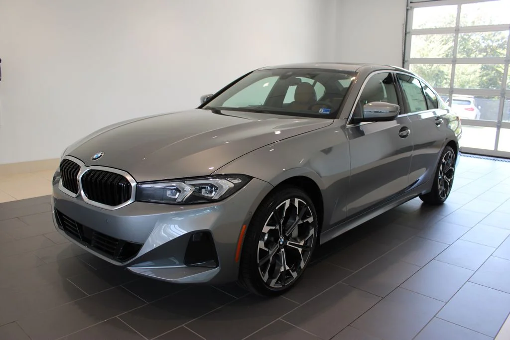 New 2026 Skyscraper Grey Metallic BMW 330i xDrive image 11