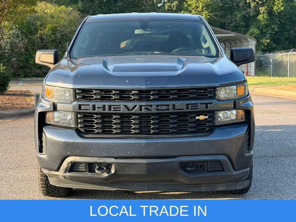 Used 2019 SHADOW GRAY METALLIC Chevrolet Custom image 2