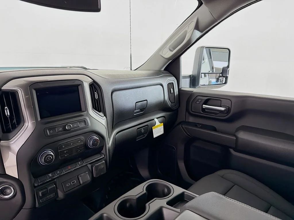 New 2026 Summit White Chevrolet Work Truck image 20