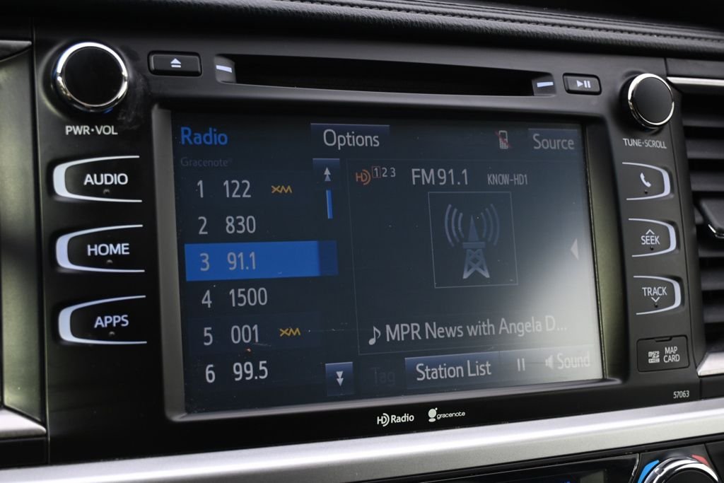 Used 2015 Attitude Black Metallic Toyota XLE V6 image 29
