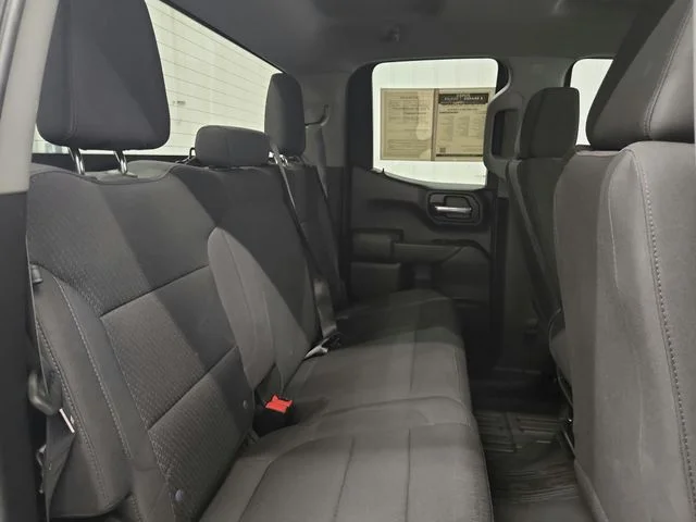 Used 2021 White GMC Base image 35