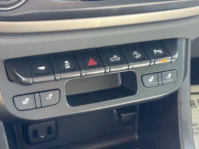 Used 2019 Gray Chevrolet Z71 image 22
