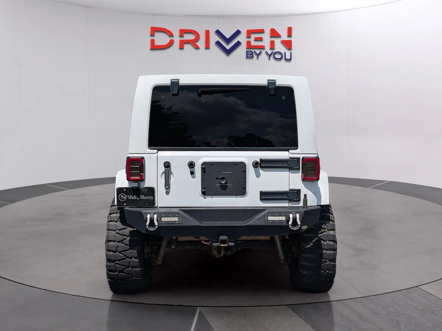 Used 2014 Bright White Clearcoat Jeep Sahara image 4