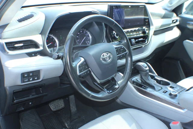 Used 2021 Blueprint Toyota Platinum image 6