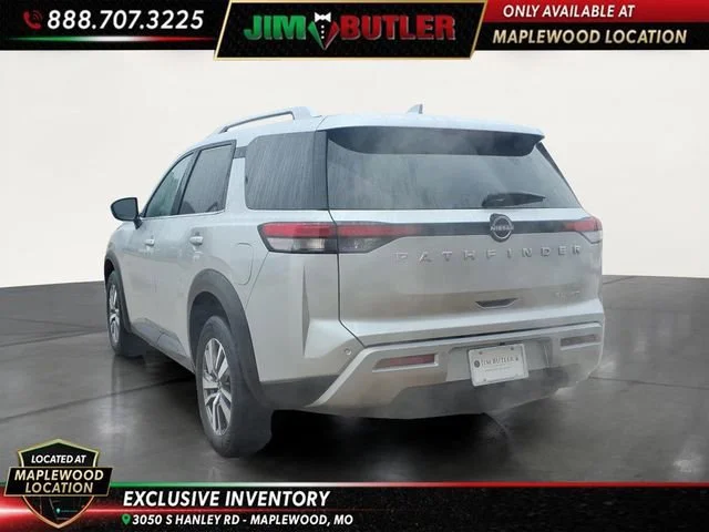 Used 2025  Nissan SL image 2