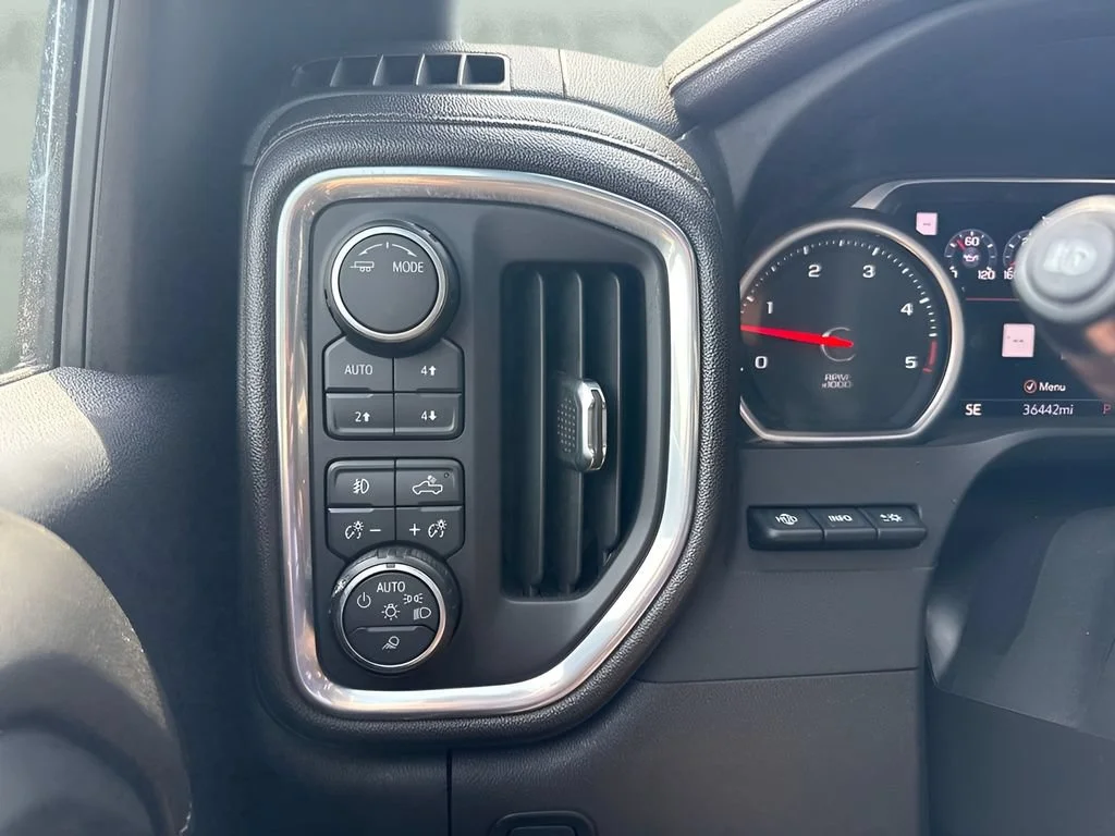 Used 2023 Black Chevrolet High Country DRW image 26