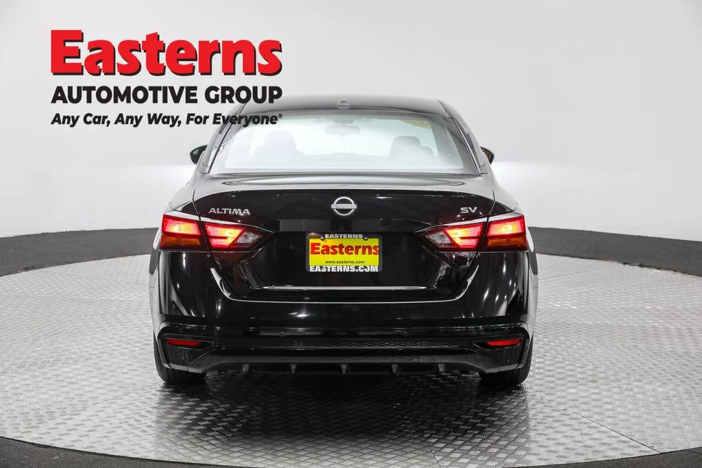 Used 2024 Black Nissan 2.5 SV image 6