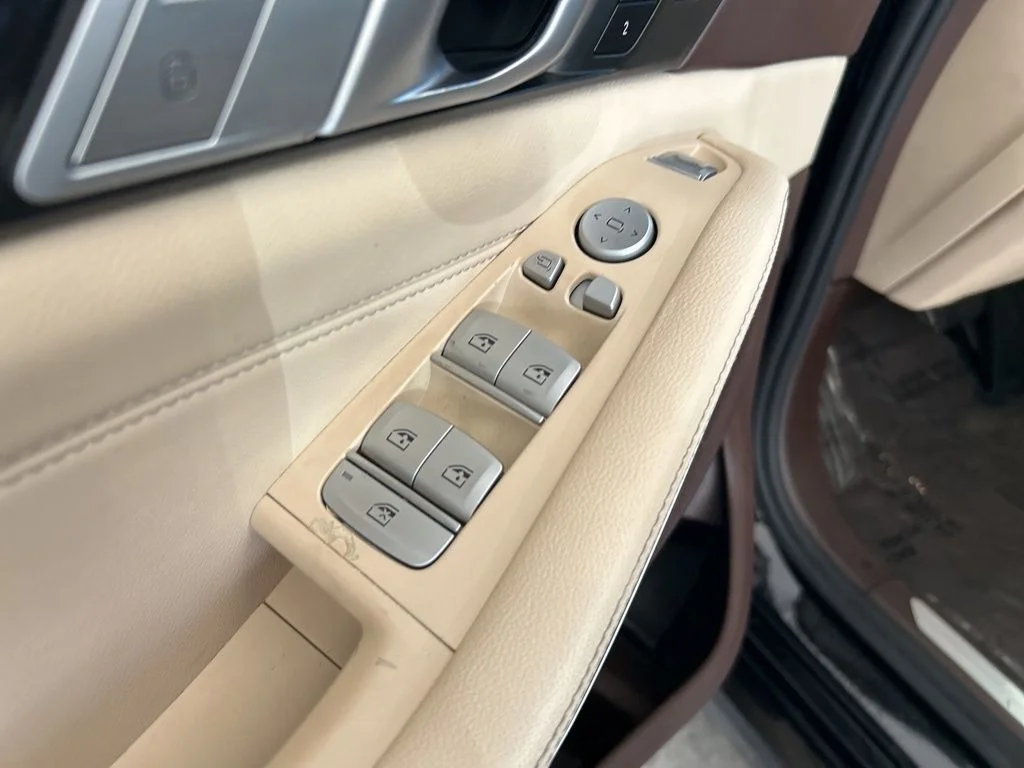 Used 2019 Black BMW xDrive40i image 56