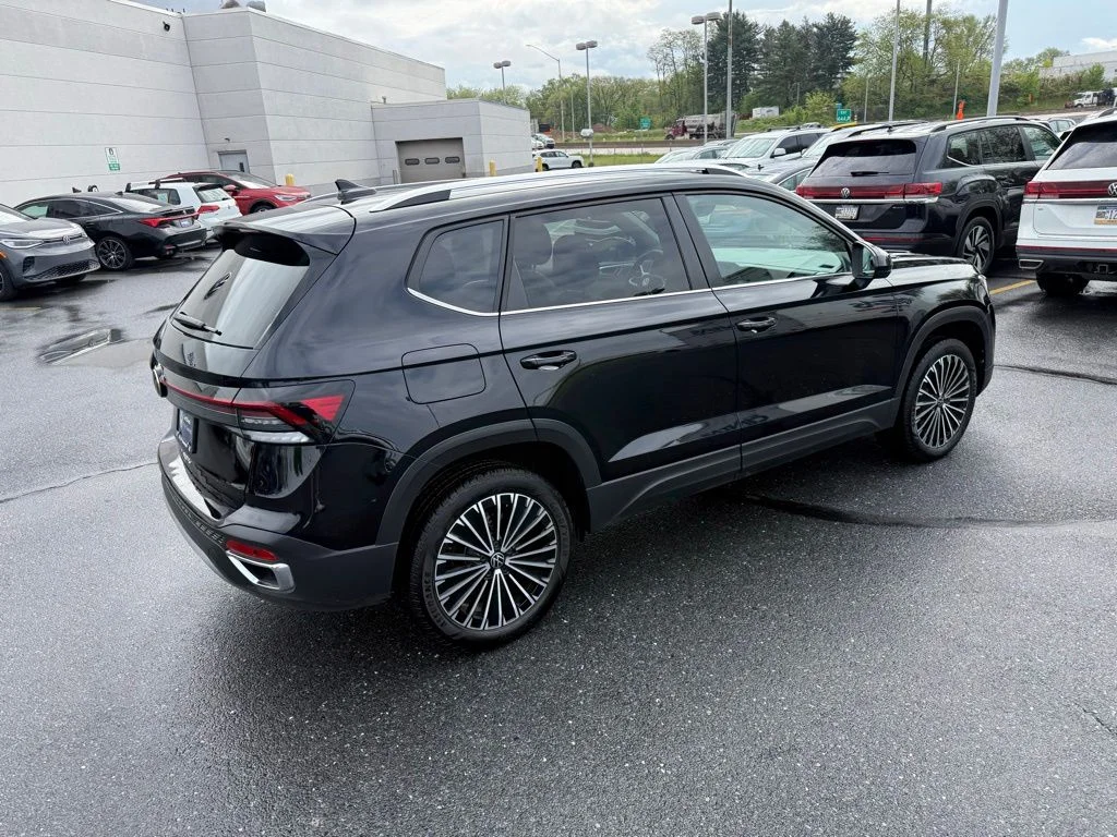 2025 Volkswagen Taos SE - Photo 24