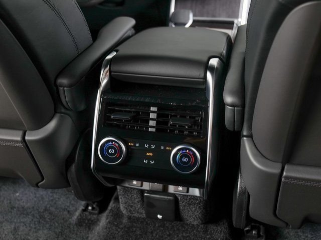 New 2026 Santorini Black Land Rover P530 SE 7 SEAT image 22