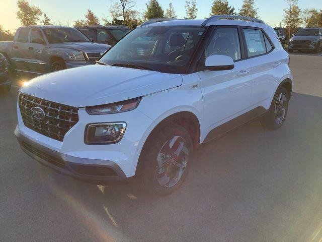 New 2026 Lunar Hyundai SEL image 2