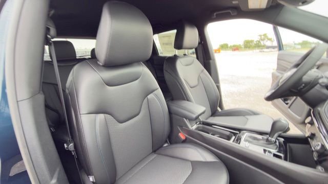 New 2026 Fathom Blue Pearl Coat Jeep Latitude image 22