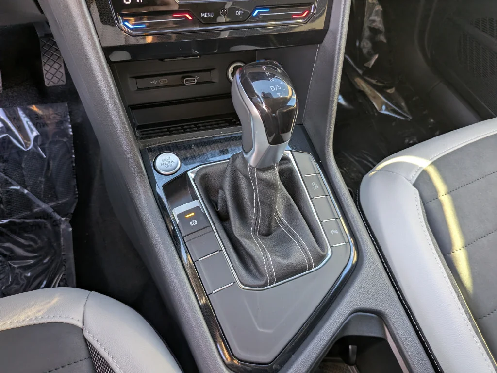 New 2027 Green Volkswagen 1.5T SE image 23