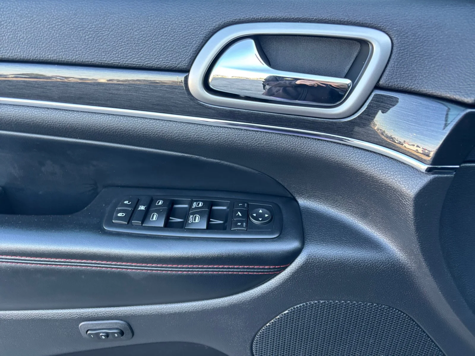 Used 2017 Black Jeep Trailhawk image 11