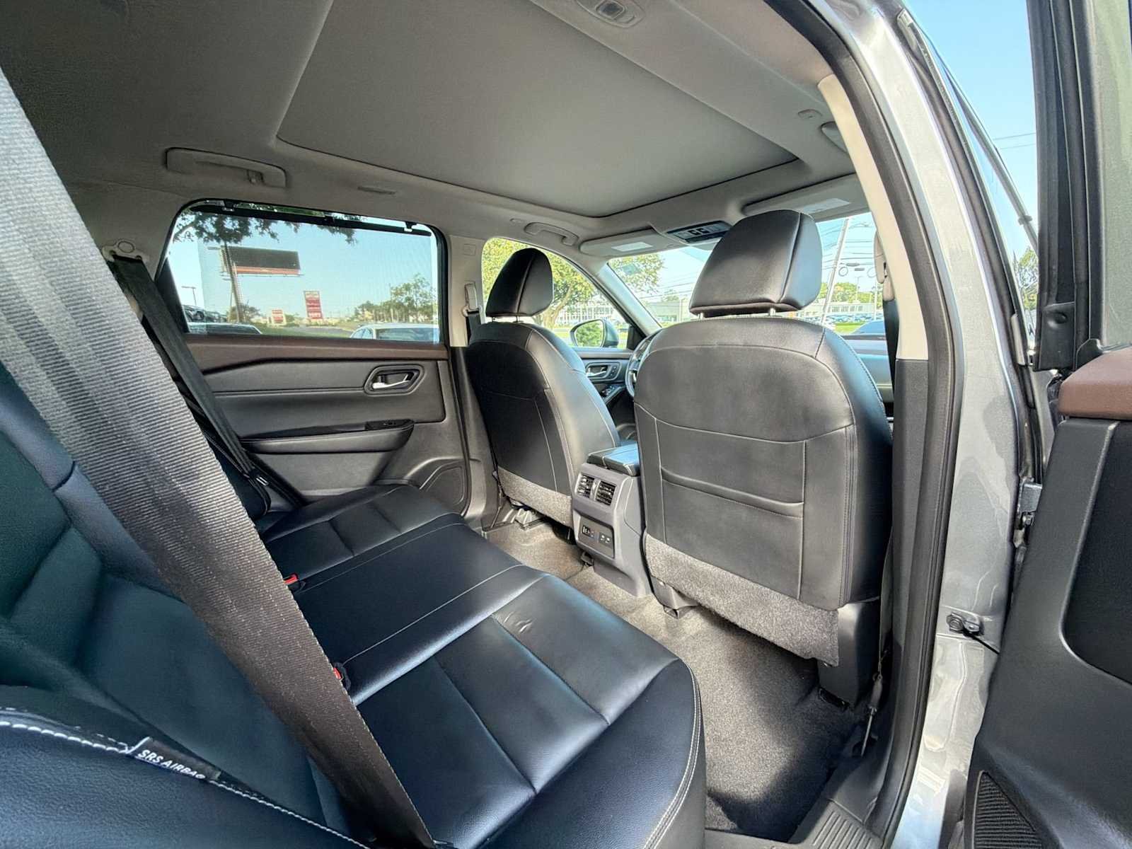Used 2023 Gun Metallic Nissan SL image 14