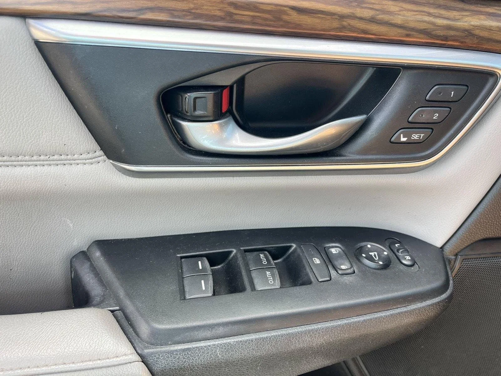 Used 2019 Lunar Silver Metallic Honda EX-L image 28
