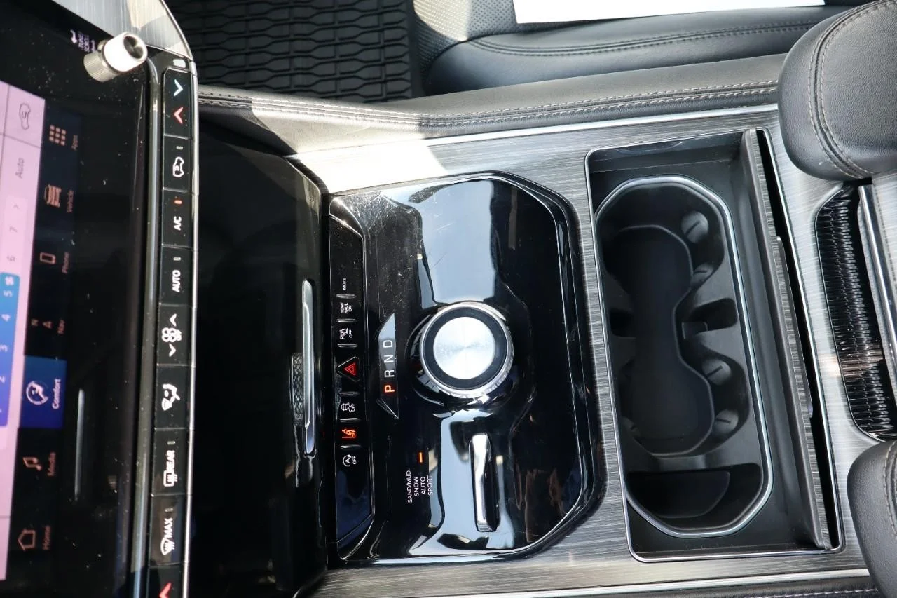 Used 2024 Diamond Black Crystal Pearl Coat Jeep Series II image 15