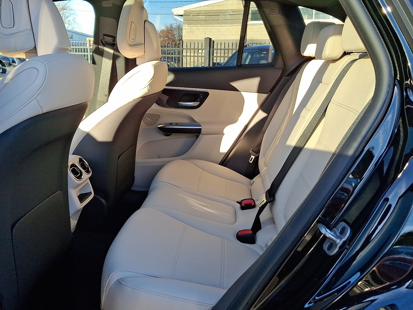 Used 2026 Black Mercedes-Benz GLC 300 image 6