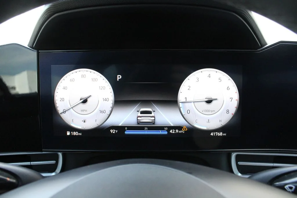 Used 2023  Hyundai Limited image 10