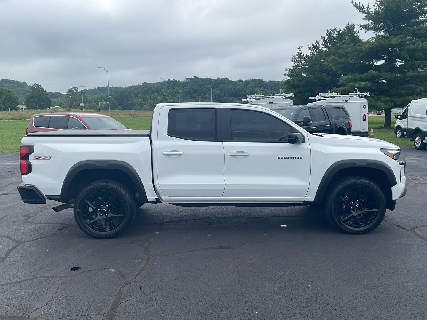 Used 2024 Summit White Chevrolet 4WD Z71 image 8