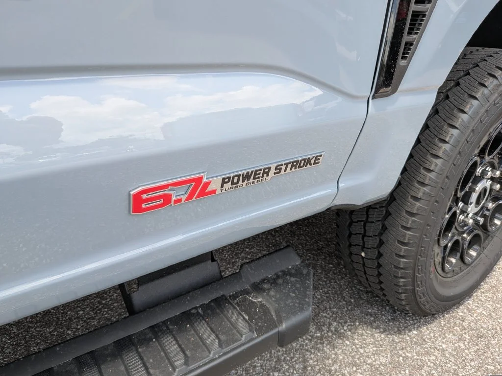 New 2026 Glacier Gray Metallic Tri-Coat Ford F-250® Lariat® image 9