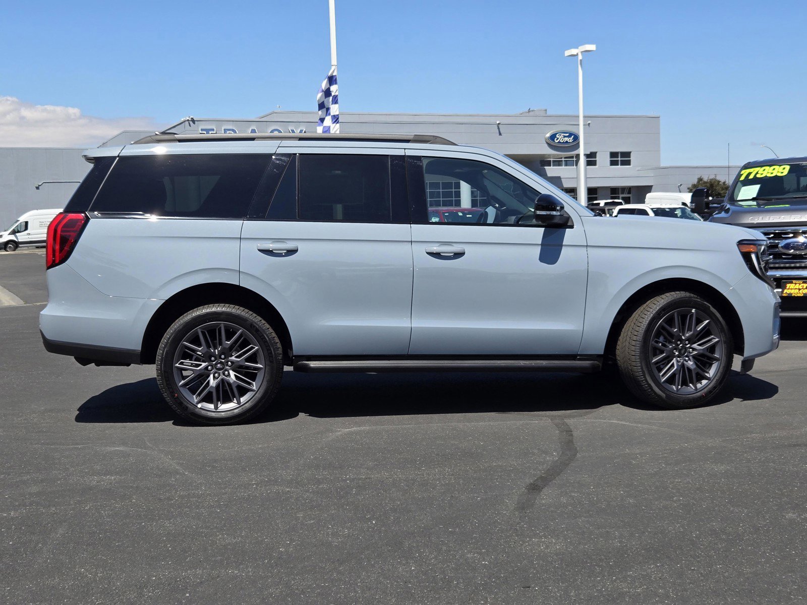 New 2026 Glacier Gray Metallic Tri-Coat Ford Platinum® image 4