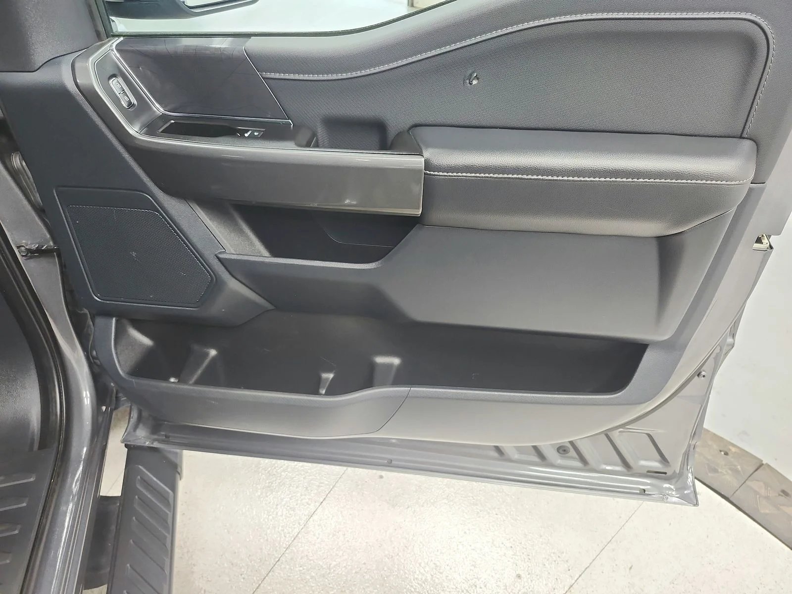 Used 2023 Gray Metallic Ford XLT image 41