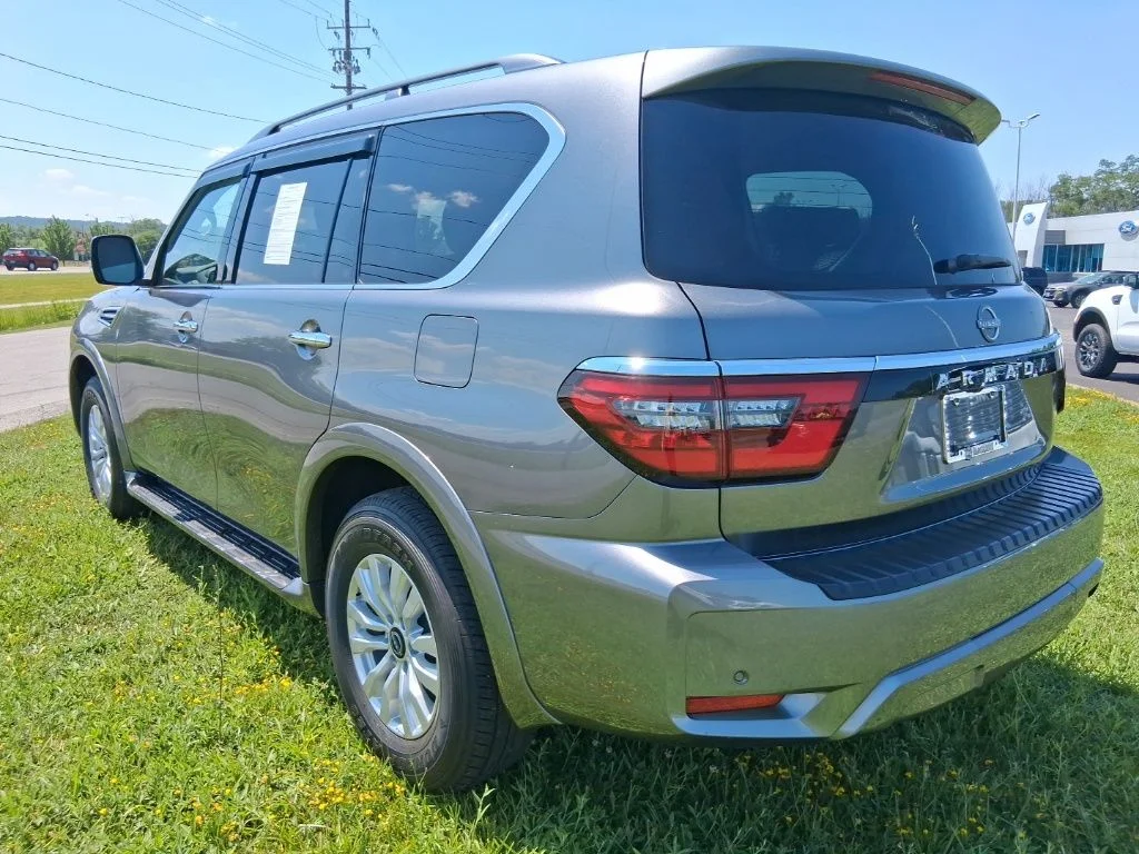 Used 2023 Gray Nissan SV image 2