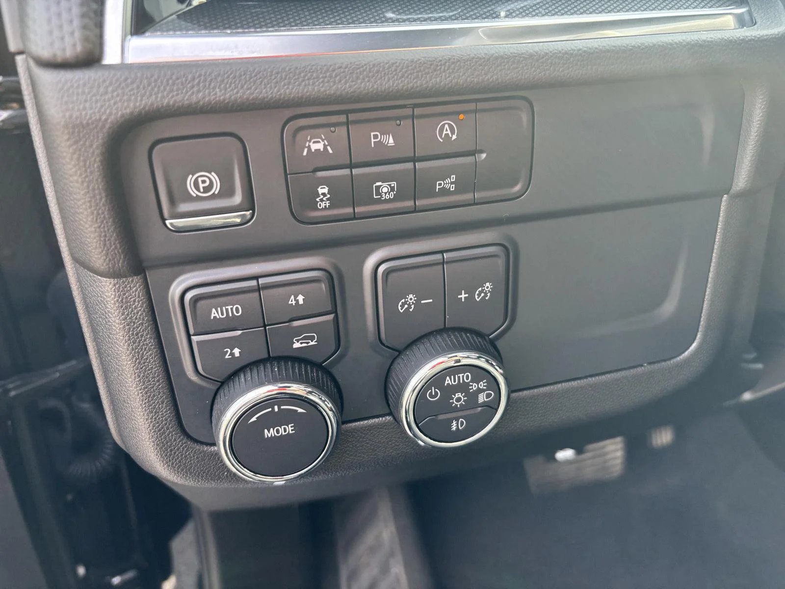 Used 2025 Black Chevrolet RST image 19