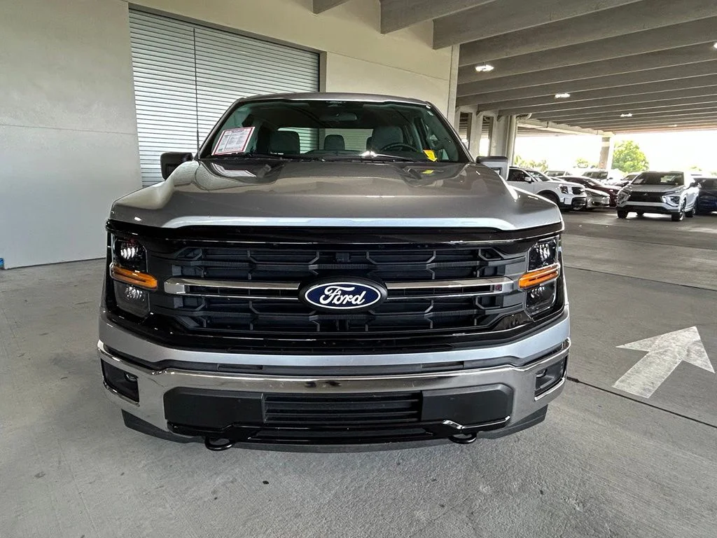 Used 2025 Silver Metallic Ford XLT image 8