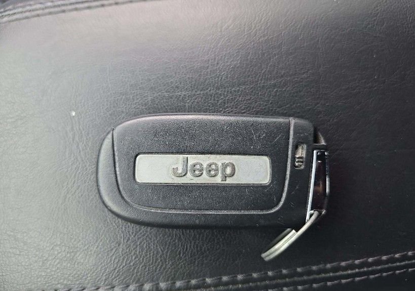 Used 2024 Black Jeep Trailhawk image 7