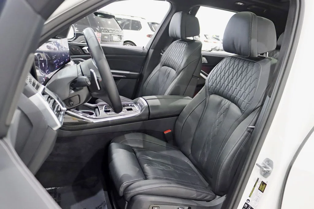 2025 BMW X7 M60i