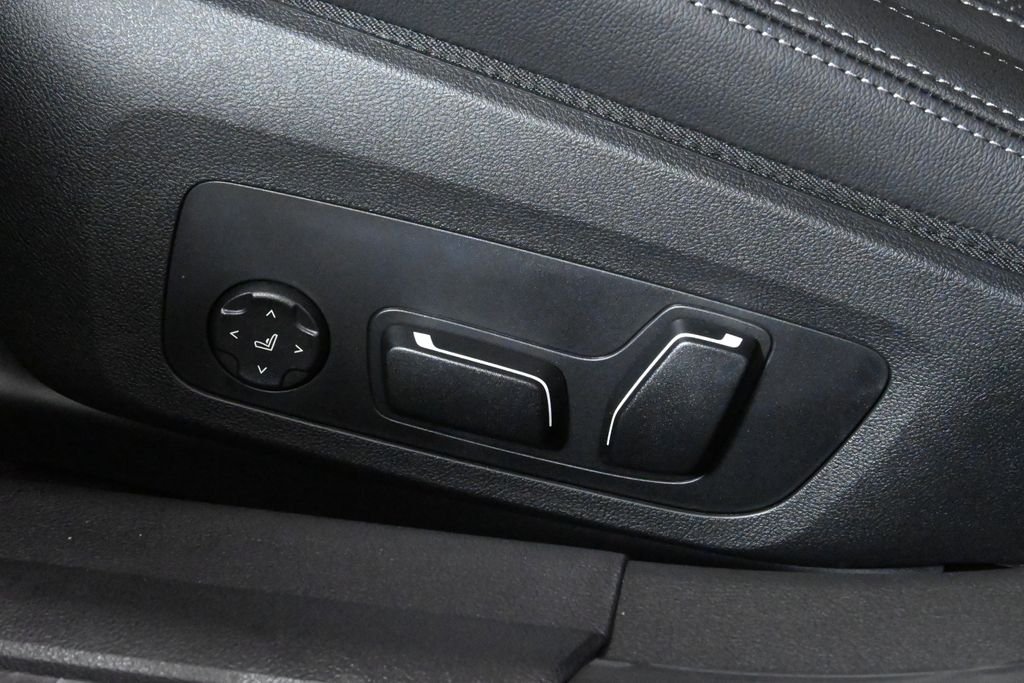 New 2026 Jet Black BMW 330i xDrive image 27