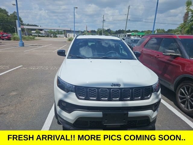 Used 2026 White Jeep Latitude image 1