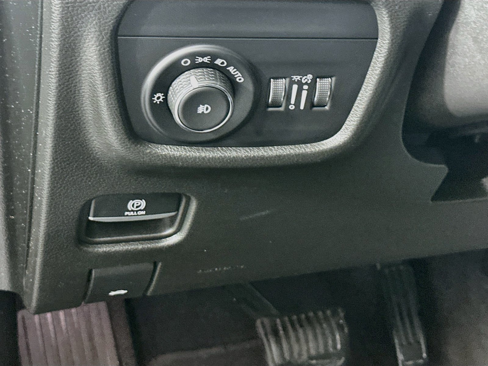 Used 2022 Baltic Gray Metallic Clearcoat Jeep Limited image 10