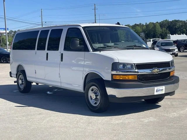 Used 2025 Summit White Chevrolet 1LT image 5
