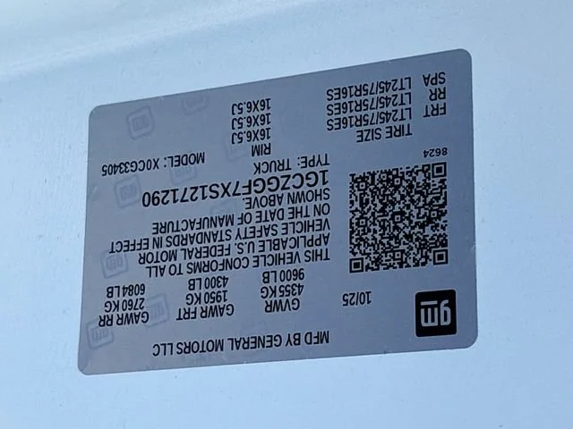 New 2025 Summit White Chevrolet WT image 19