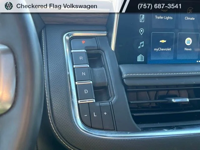 Used 2023 Iridescent Pearl Tricoat Chevrolet Premier image 32