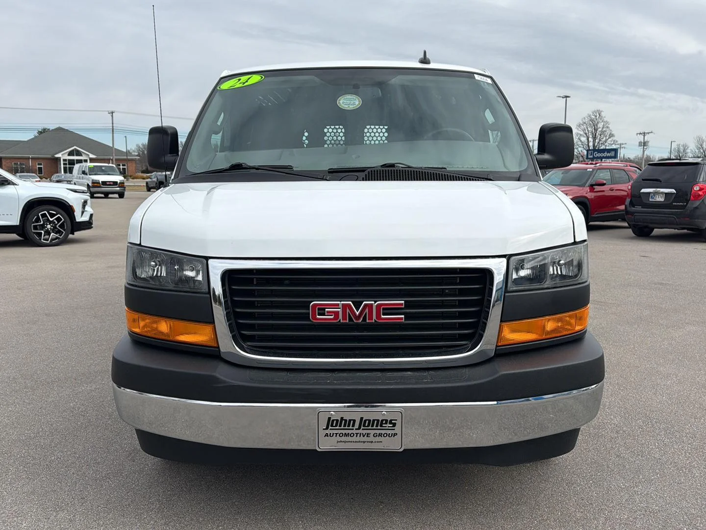2024 GMC Savana Cargo Work Van - Photo 11