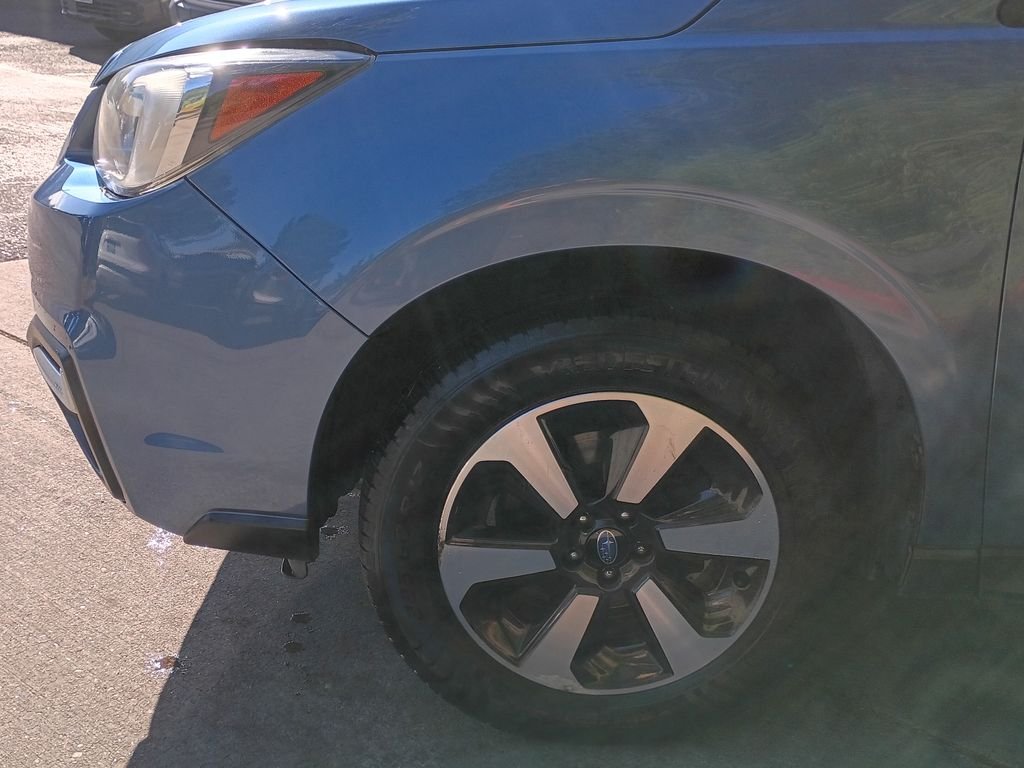 Used 2017 Quartz Blue Pearl Subaru 2.5i Premium image 8