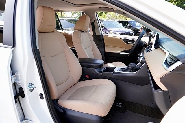 Used 2025 White Toyota XLE image 12