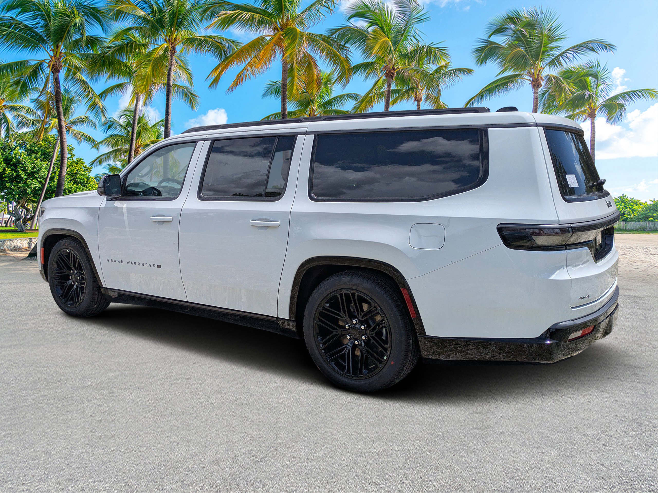 New 2026 Bright White Clear-Coat Exterior Paint Jeep Limited Reserve image 5
