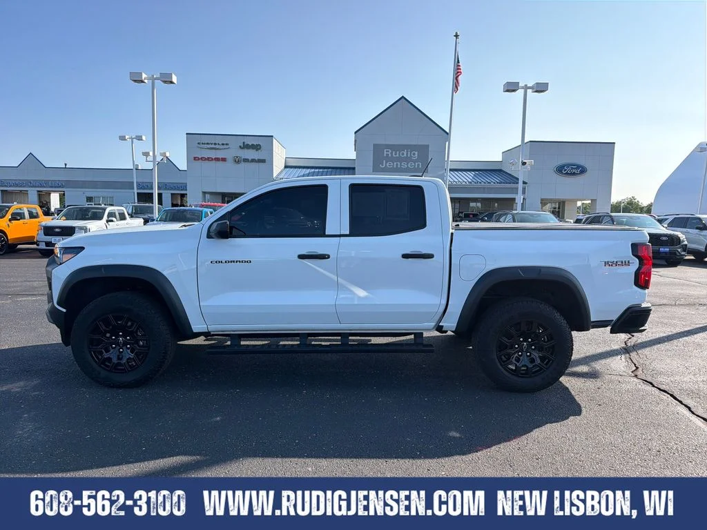 Used 2024 White Chevrolet Trail Boss image 2