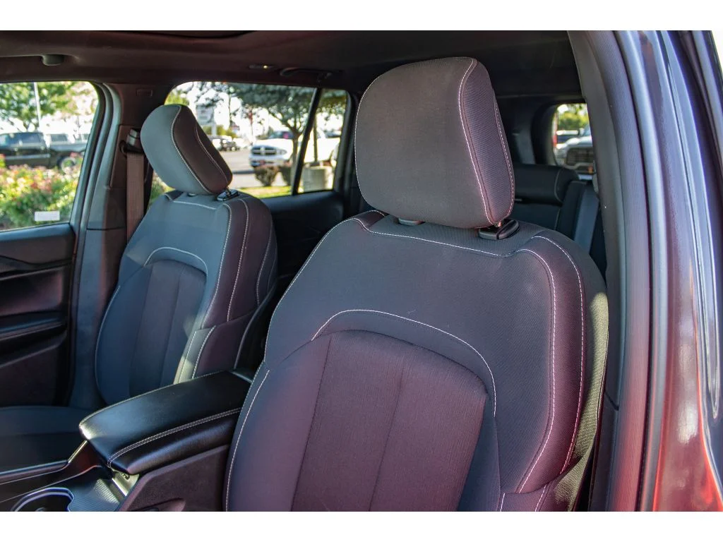 Used 2024 Baltic Gray Metallic Clearcoat Jeep Laredo X image 30