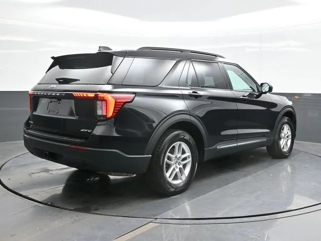 Used 2025 Black Ford Active image 9