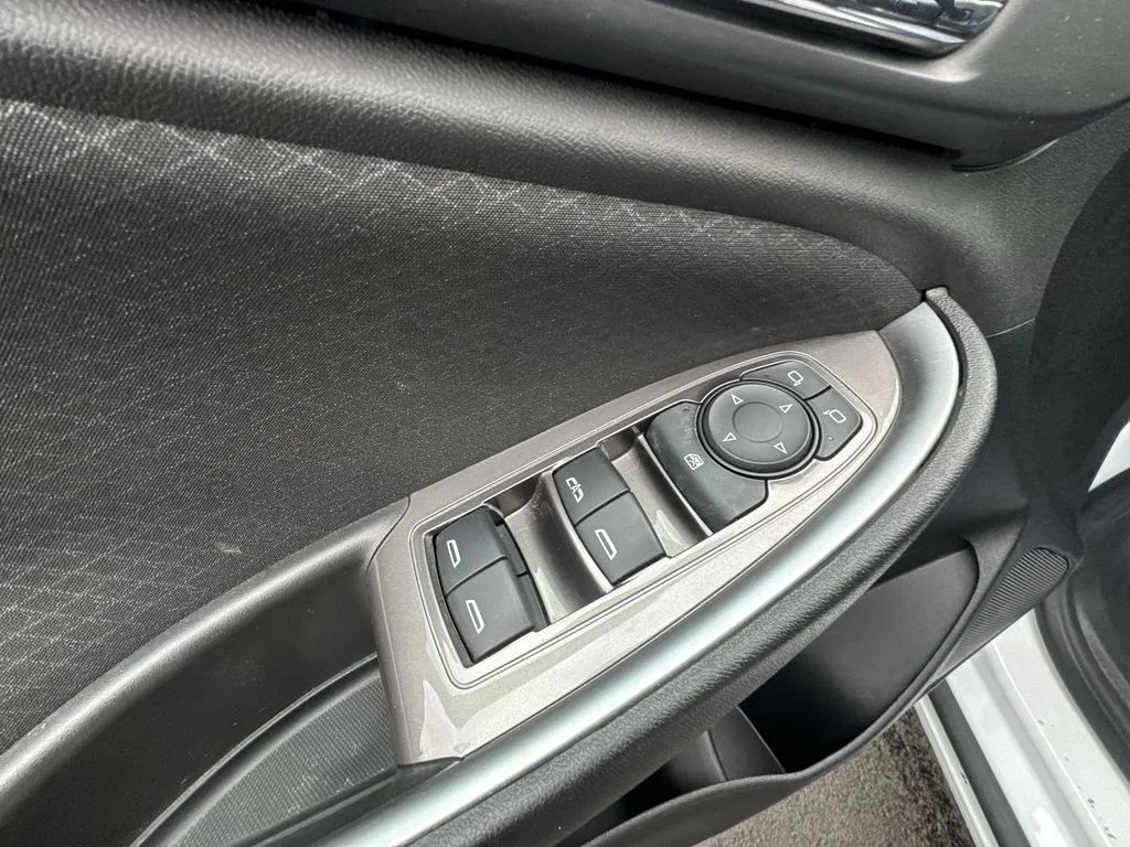 Used 2024 White Chevrolet LT image 13