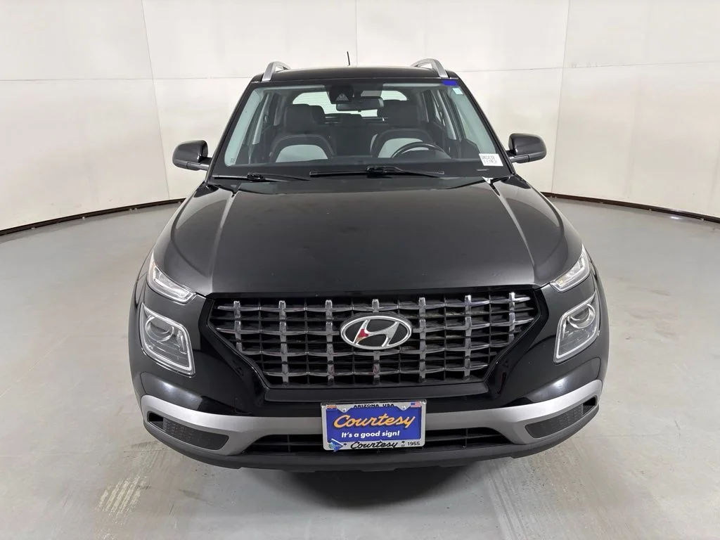Used 2025 Black Hyundai SEL image 3