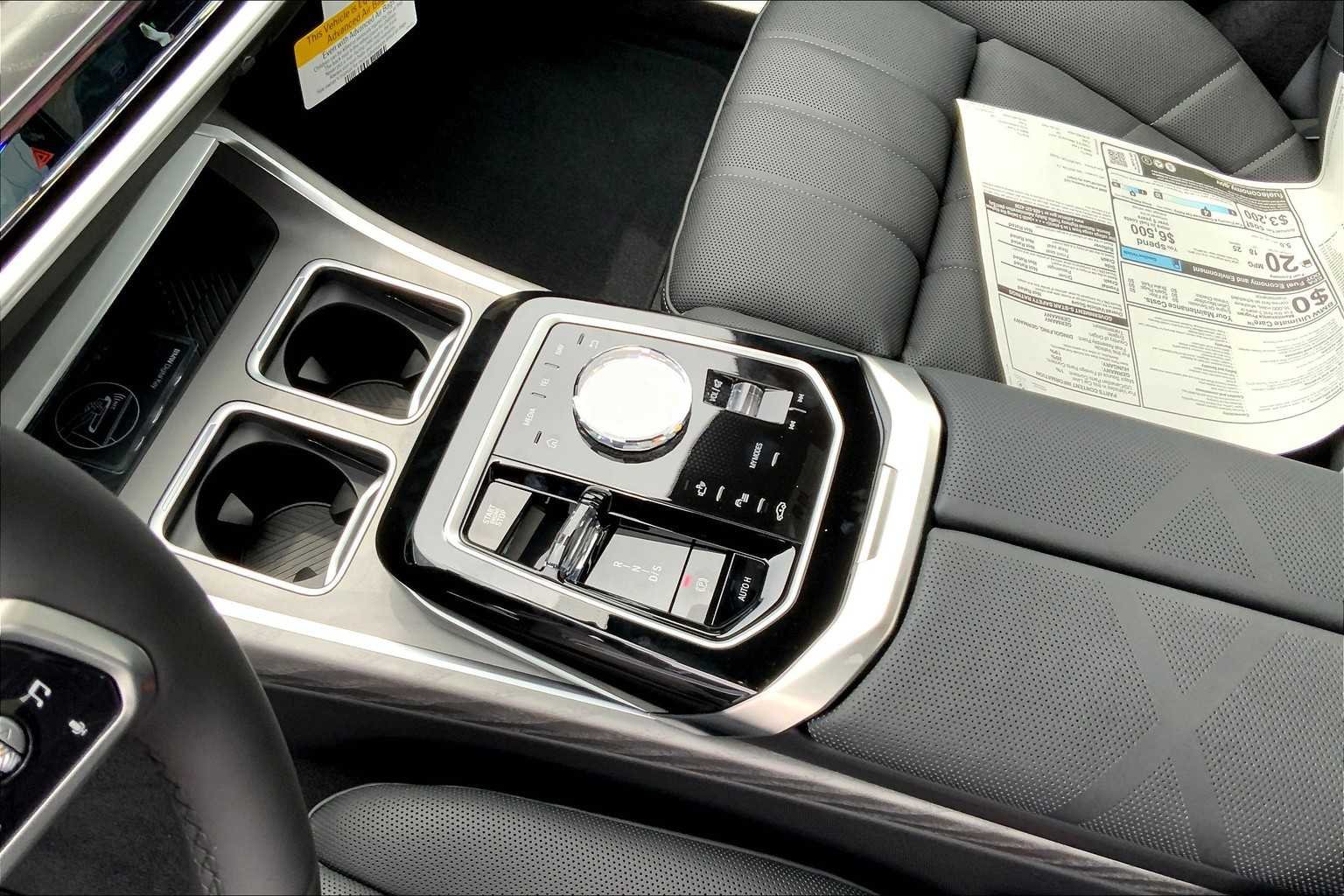 2025 BMW 7 Series 760i - Photo 7